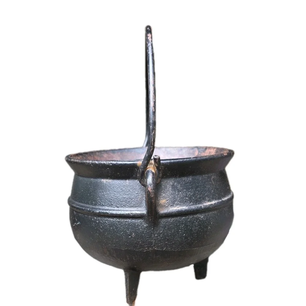 Antique 3 Leg Cast Iron Bean Pot Gypsy Kettle Cowboy Cauldron Unmarked 5.5 Inch